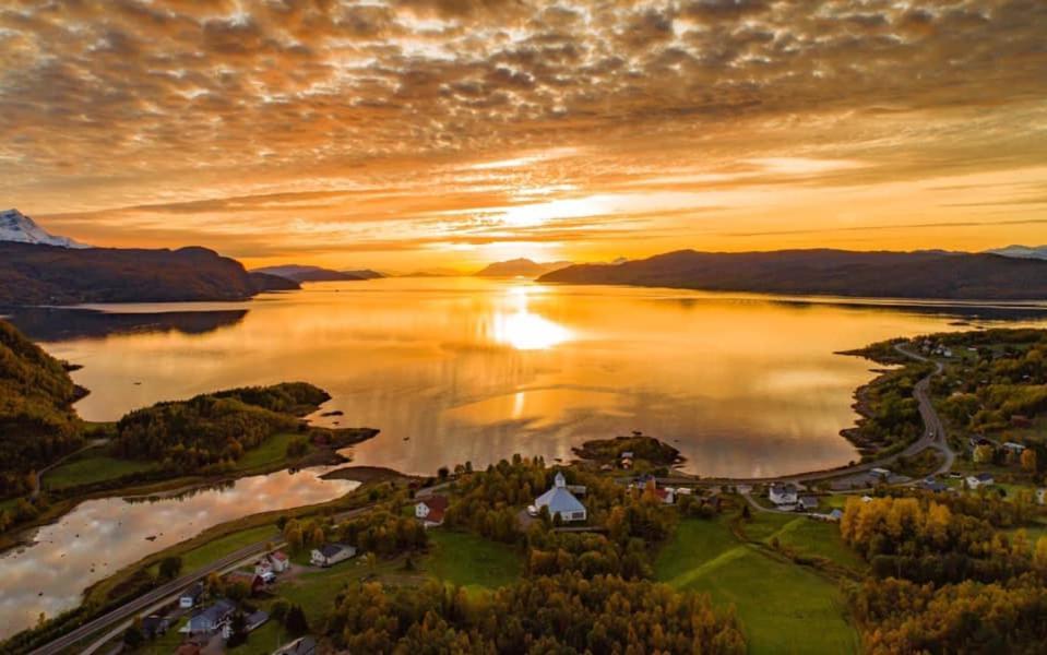 Sorreisa Hotell Nordstraumen Buitenkant foto